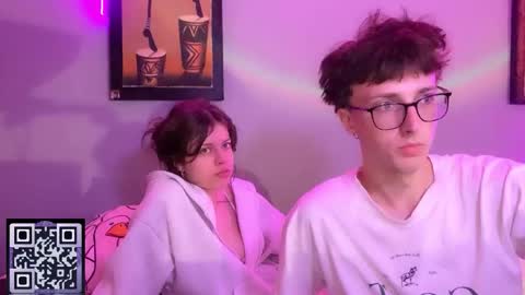 Philipp and Este online show from 09-17-25, 05:09