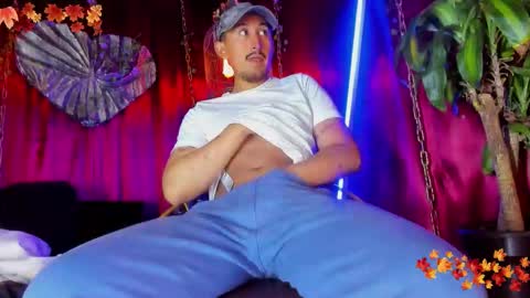 Snapshot of x_heros_x chatting on 11-09-25, 12:58 SHALOM online show from 11-09-25, 12:58