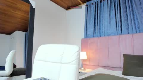 Snapshot of x_milu chatting on 01-13-25, 01:13 x_milu online show from 01-13-25, 01:13