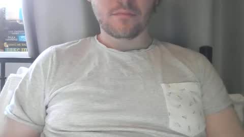 Snapshot of x_yes chatting on 01-13-26, 12:43 x_yes online show from 01-13-26, 12:43