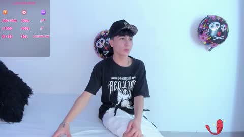 Snapshot of xaandergrey chatting on 10-21-25, 07:03 xaanderGrey online show from 10-21-25, 07:03