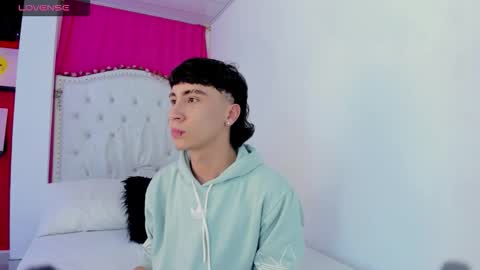 Snapshot of xaandergrey chatting on 11-30-25, 07:51 xaanderGrey online show from 11-30-25, 07:51