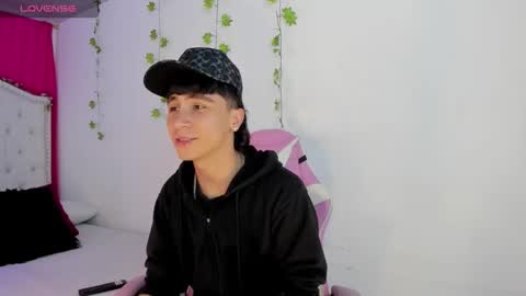 Snapshot of xaandergrey chatting on 12-15-25, 07:51 xaanderGrey online show from 12-15-25, 07:51