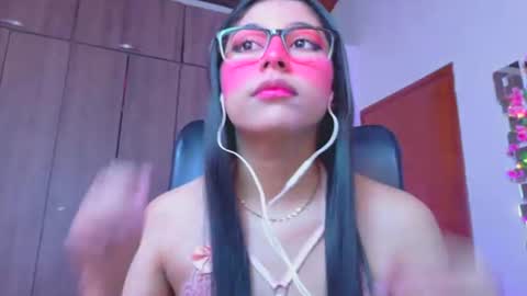 Snapshot of xallysonx_ chatting on 06-20-26, 11:46 XALLYSONX online show from 06-20-26, 11:46