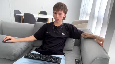 Snapshot of xamyu chatting on 02-10-25, 09:15 Xam online show from 02-10-25, 09:15