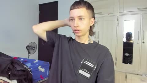 Snapshot of xamyu chatting on 12-17-25, 02:23 Xam online show from 12-17-25, 02:23