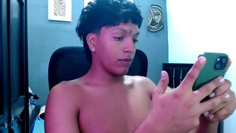 Snapshot of xander_bonnet1 chatting on 01-27-25, 03:18 Xander bonnet online show from 01-27-25, 03:18