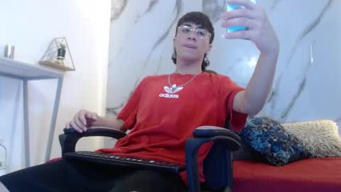 xandergrey8 online show from 04-16-26, 07:36