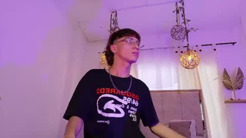 Snapshot of xanderr_grey chatting on 07-17-26, 08:24 XANDER online show from 07-17-26, 08:24