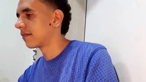 Snapshot of xandressex chatting on 02-12-25, 10:59 Andres online show from 02-12-25, 10:59