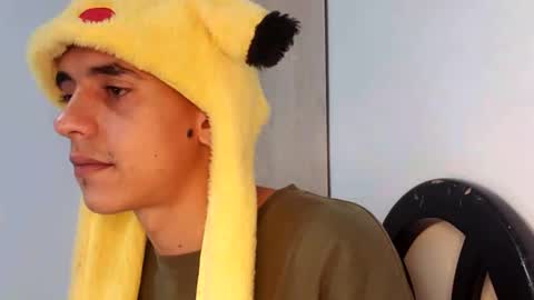 Snapshot of xandressex chatting on 02-15-25, 01:10 Andres online show from 02-15-25, 01:10