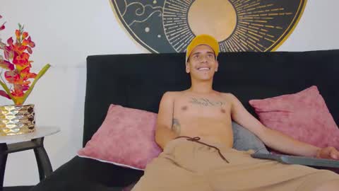 Snapshot of xandressex chatting on 03-12-26, 10:05 Andres online show from 03-12-26, 10:05