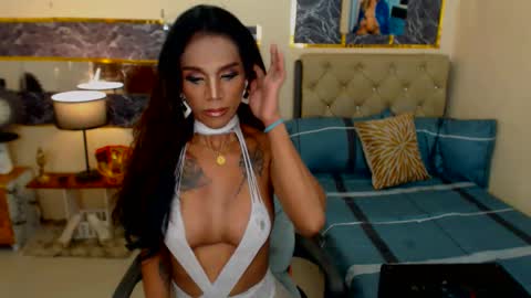 Snapshot of xasianm0nstr0uscumx chatting on 01-11-25, 05:20 THALIA MOUNT online show from 01-11-25, 05:20