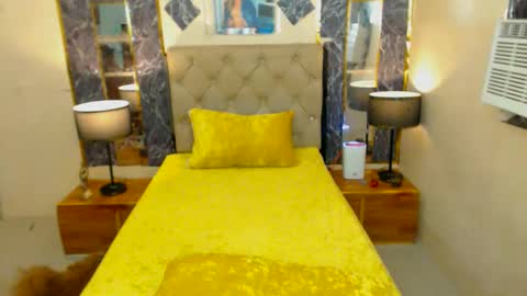 Snapshot of xasianm0nstr0uscumx chatting on 02-13-25, 12:35 THALIA MOUNT online show from 02-13-25, 12:35