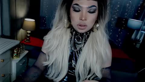 Zhavia online show from 10-25-25, 06:46