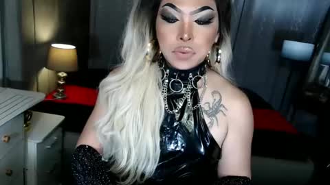 Zhavia online show from 11-16-25, 06:35