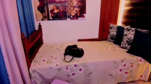 Snapshot of xdirtymistressx chatting on 02-19-25, 08:44 XDirtymistressX online show from 02-19-25, 08:44