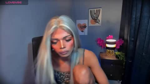 Snapshot of xellainecumslotx chatting on 03-26-26, 10:43 3Ellaine3 online show from 03-26-26, 10:43