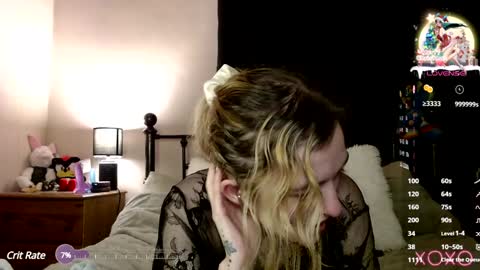 Snapshot of xelliee_rosex chatting on 12-28-24, 02:43 EllieeRose online show from 12-28-24, 02:43