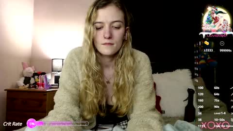 Snapshot of xelliee_rosex chatting on 01-05-25, 04:04 EllieeRose online show from 01-05-25, 04:04