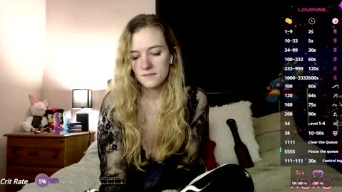 Snapshot of xelliee_rosex chatting on 02-06-25, 01:05 EllieeRose online show from 02-06-25, 01:05