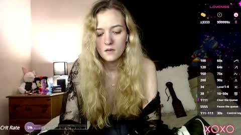 Snapshot of xelliee_rosex chatting on 02-09-25, 08:34 EllieeRose online show from 02-09-25, 08:34