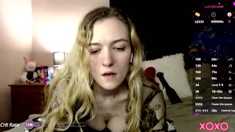 Snapshot of xelliee_rosex chatting on 02-10-25, 09:04 EllieeRose online show from 02-10-25, 09:04