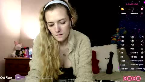 Snapshot of xelliee_rosex chatting on 02-15-25, 03:52 EllieeRose online show from 02-15-25, 03:52