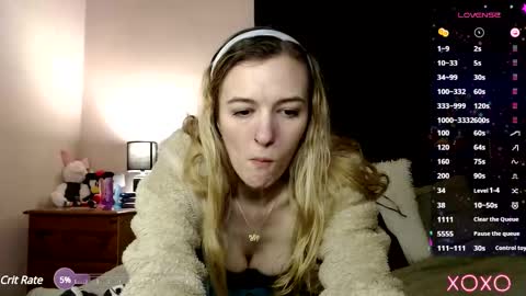 Snapshot of xelliee_rosex chatting on 02-19-25, 07:06 EllieeRose online show from 02-19-25, 07:06