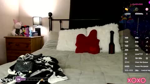 Snapshot of xelliee_rosex chatting on 02-25-25, 03:49 EllieeRose online show from 02-25-25, 03:49