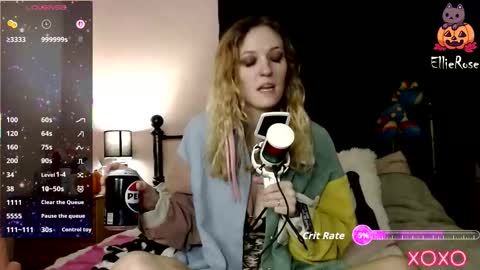 Snapshot of xelliee_rosex chatting on 11-06-25, 06:58 EllieeRose online show from 11-06-25, 06:58