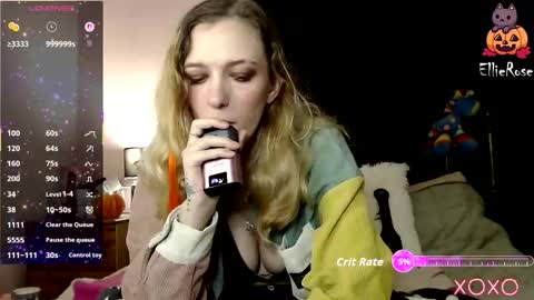 Snapshot of xelliee_rosex chatting on 11-09-25, 02:43 EllieeRose online show from 11-09-25, 02:43