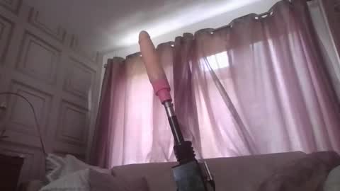 Snapshot of xenawilliams69 chatting on 06-10-26, 01:54 xenawilliams69 online show from 06-10-26, 01:54