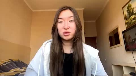 Snapshot of xeniabungard chatting on 03-12-26, 07:58 Mia online show from 03-12-26, 07:58