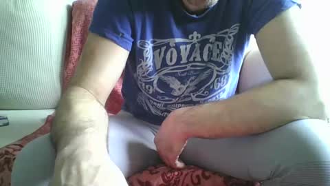 Snapshot of xeson47 chatting on 03-05-25, 11:17 xeson47 online show from 03-05-25, 11:17