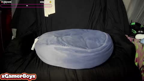 Snapshot of xgamerboyx chatting on 10-17-25, 10:01 xgamerboyx online show from 10-17-25, 10:01