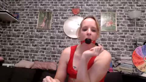 Snapshot of xhotmilf87x chatting on 02-05-26, 09:41 Milfi online show from 02-05-26, 09:41