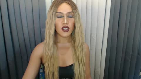 Snapshot of xhugejerkingtransx chatting on 12-09-24, 11:56 GWEN THOMPSON ....... online show from 12-09-24, 11:56