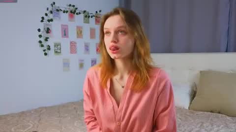 Luna and Lina online show from 12-03-25, 04:20