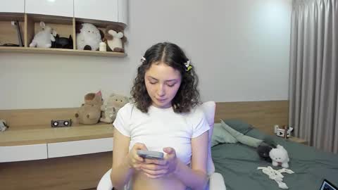 Xiao online show from 11-16-25, 01:28