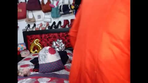 Snapshot of xiaraa26 chatting on 03-10-25, 10:15 xiaraa26 online show from 03-10-25, 10:15