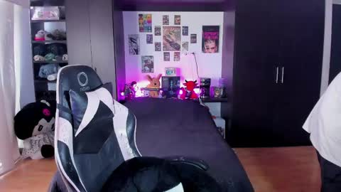 xIce Boy online show from 04-14-26, 03:51