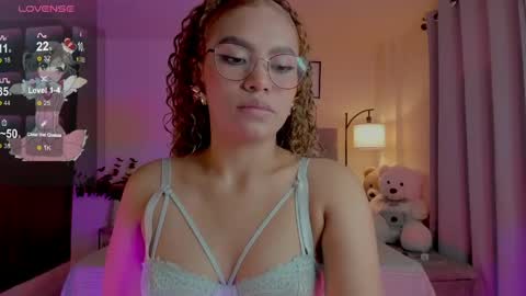 Snapshot of ximena_sotto1 chatting on 04-28-26, 06:02 camila online show from 04-28-26, 06:02