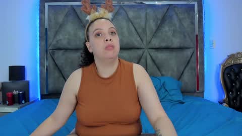 Snapshot of ximenarusso chatting on 12-15-24, 09:56 online show from 12-15-24, 09:56