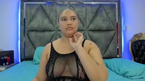 Snapshot of ximenarusso chatting on 01-11-25, 09:36 online show from 01-11-25, 09:36