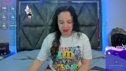 Snapshot of ximenarusso chatting on 02-07-25, 02:50 online show from 02-07-25, 02:50