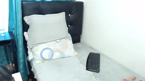 Snapshot of xio77 chatting on 12-20-24, 11:54 Xio77 online show from 12-20-24, 11:54