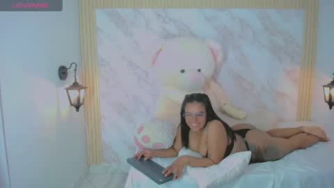 Snapshot of xiomy_fox chatting on 05-04-26, 11:50 XiomyFox online show from 05-04-26, 11:50