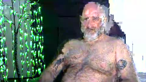 Snapshot of xjohnniex77 chatting on 12-22-25, 03:58 MrSlowBurn77 online show from 12-22-25, 03:58