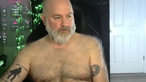 Snapshot of xjohnniex77 chatting on 01-17-26, 04:06 MrSlowBurn77 online show from 01-17-26, 04:06